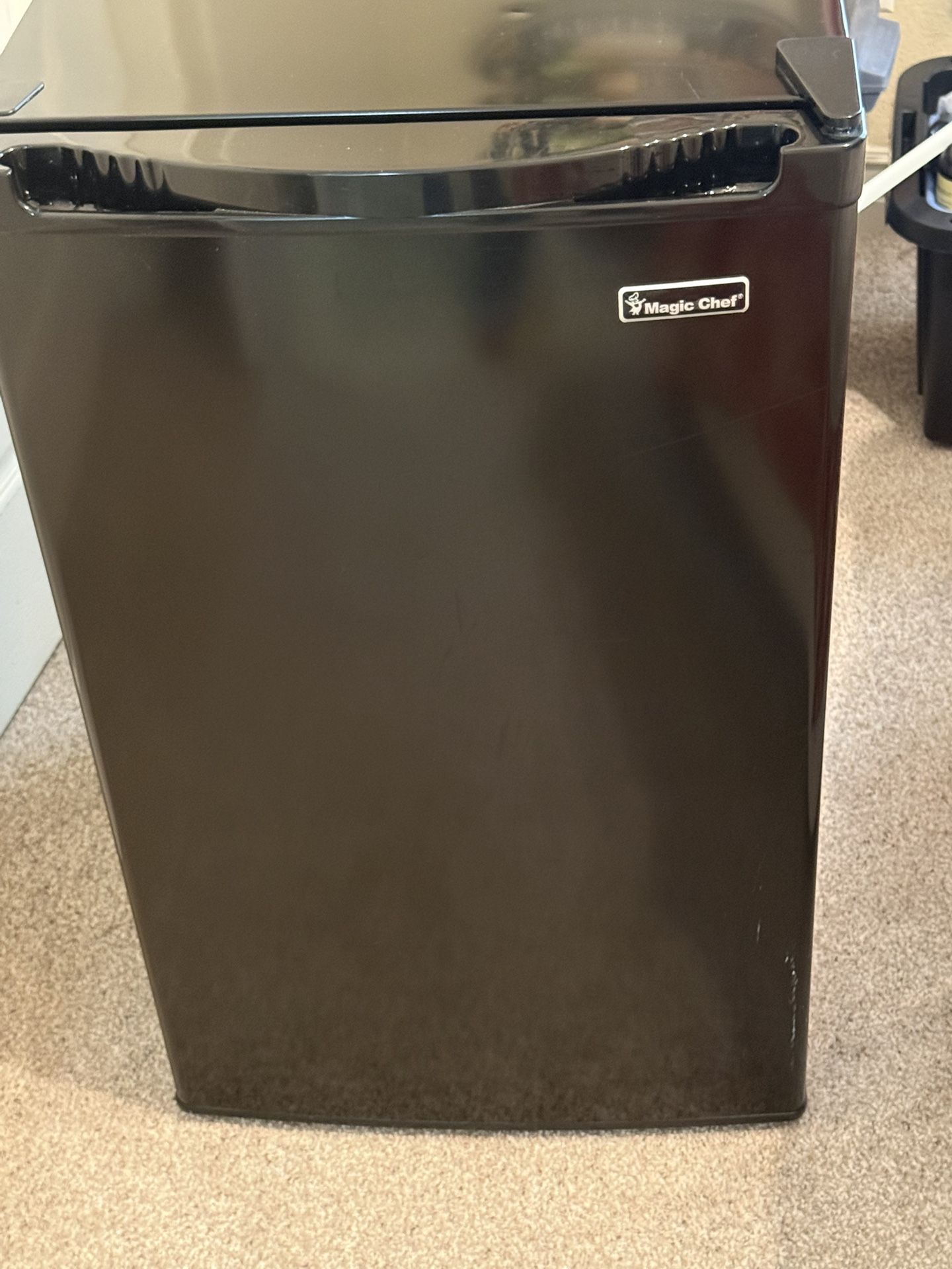 Mini Magic Chef Refrigerator