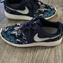 Nike Roshe Women's Shoes
