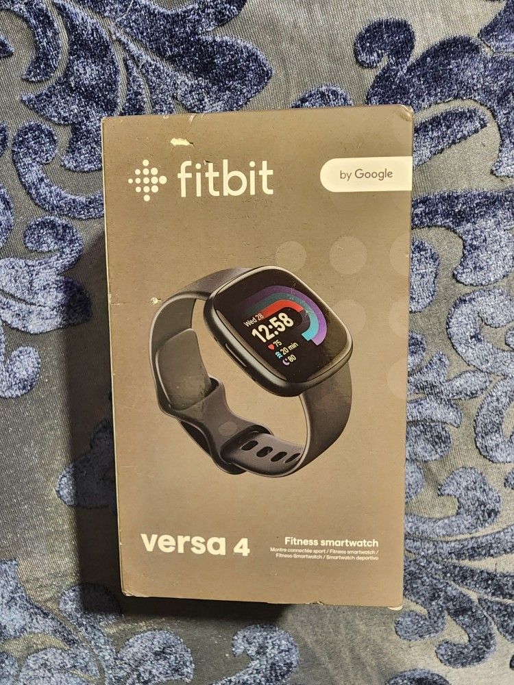 NEW - Fitbit Versa 4