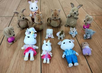 Calico critters figures. Fontana pickup.