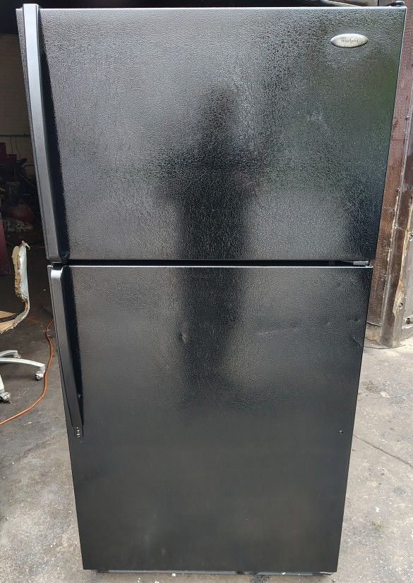 Clean! Black Whirlpool Freezer-On-Top Refrigerator!