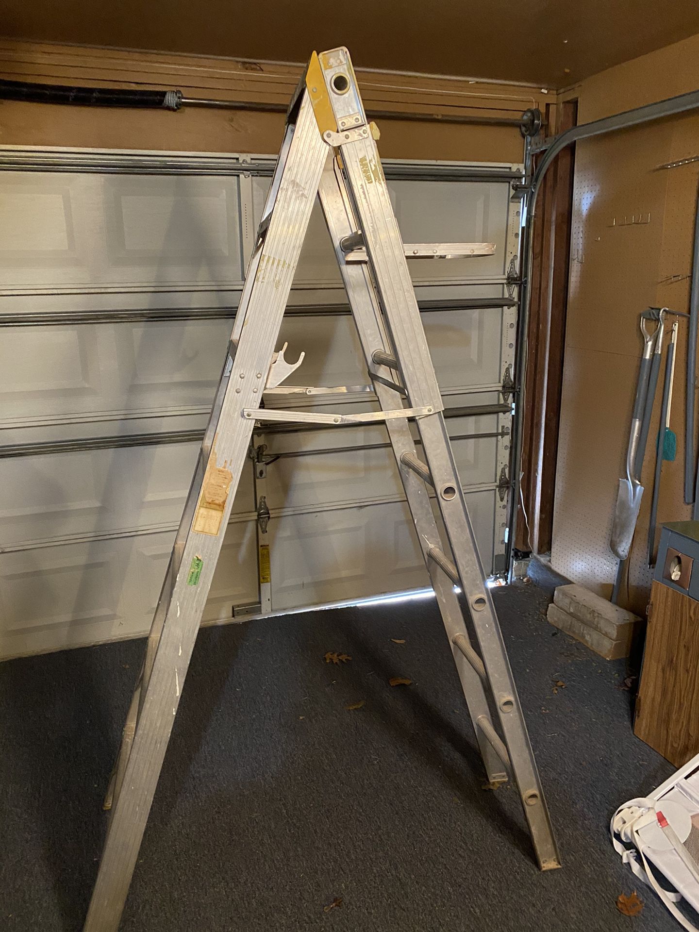 8 foot metal ladder