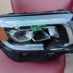 2020-2023 W247 MERCEDES BENZ  GLB 200  LED HEADLIGHT RIGHT PASSENGER WITH DAMAGE BRACKETS 