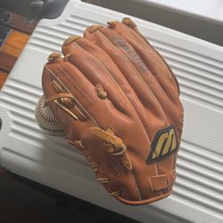 Mizuno Max Flex Pro model 12” MMX 120 used baseball glove with Franklin soft strike 1920DT baseball