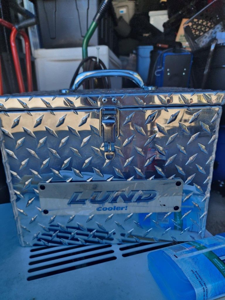 Lund 5 Gallon Aluminum Cooler