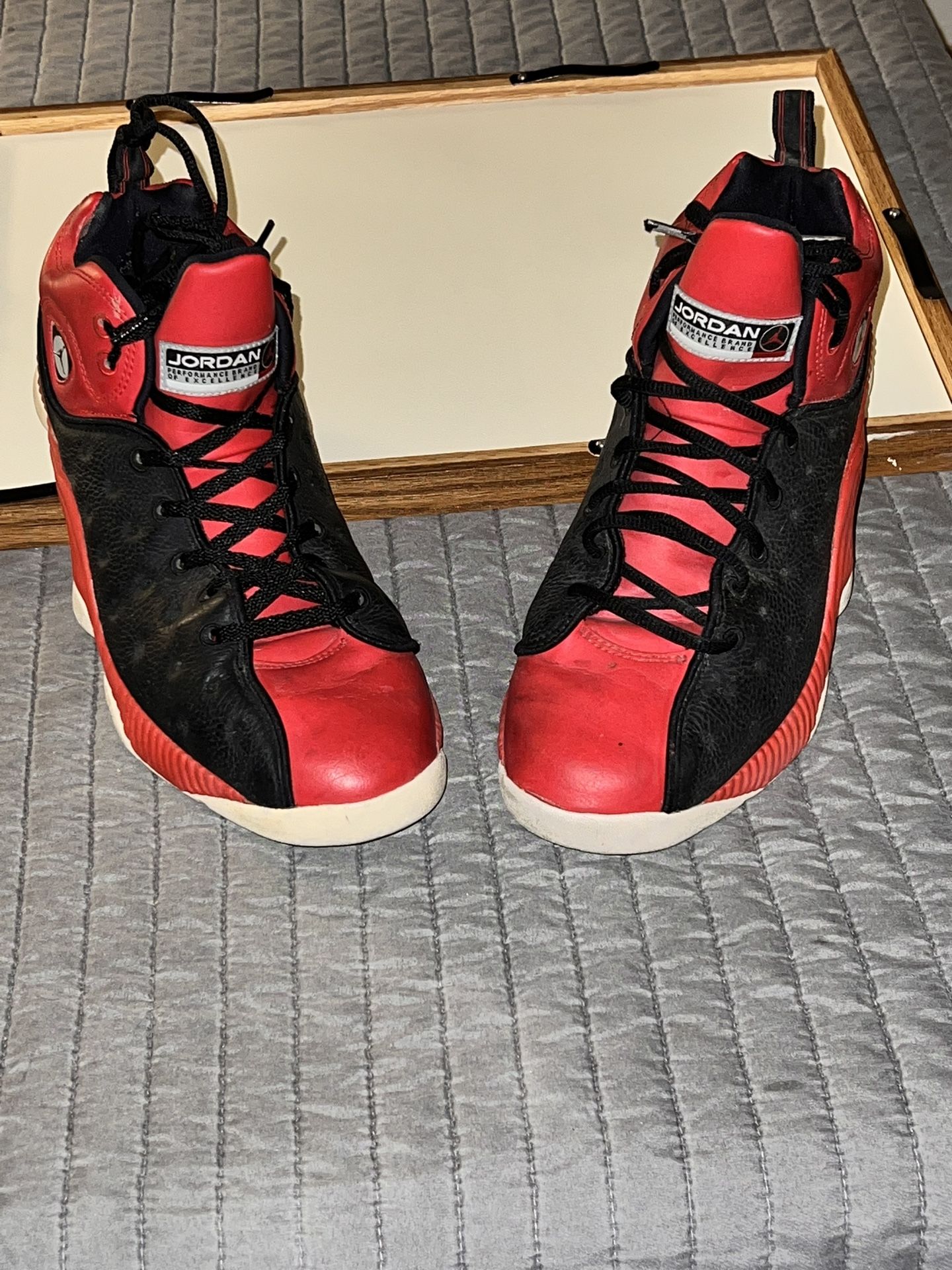 TEAM JORDAN JUMPMAN 2 BLACK & RED LEATHER GREAT COND. SZ 10