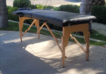Foldable masage table