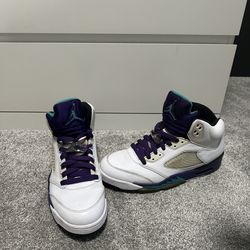 Retro 5 Grapes (size 13)