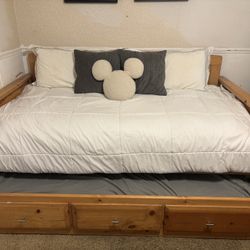 Daybed /Trundle With Twin Size Mattresses 