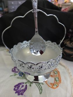 Vtg Ornate Silver Plate Sugar Cube Bowl with Removable Glass Bowl Insert & Spoon 