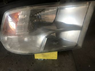 2015 Dodge Ram light