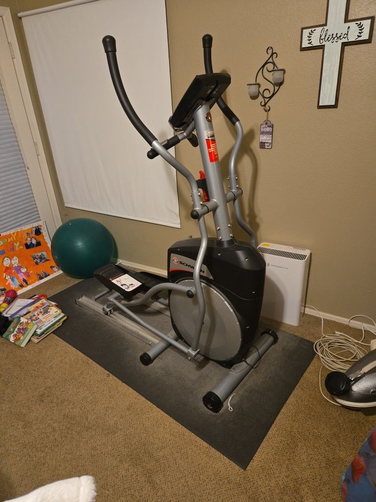 Schwinn 430 Elliptical Exercise Machine
