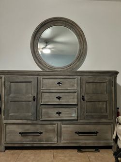 Dresser/Mirror