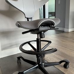 HAG Capisco Puls 8020 - Ergonomic Adjustable Office Chair 