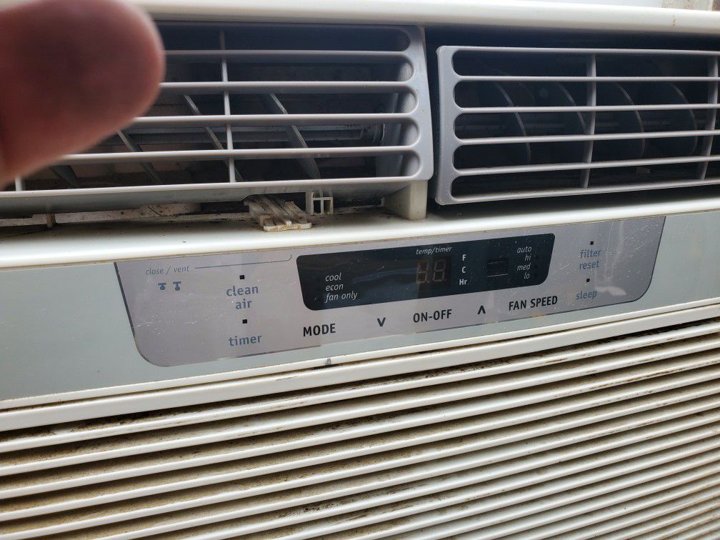 Frigidaire 10000 BTU window air conditioner
