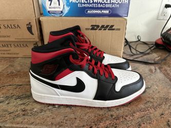 Nike Air Jordan 1 Mid Mens White Red Black Size 11,5