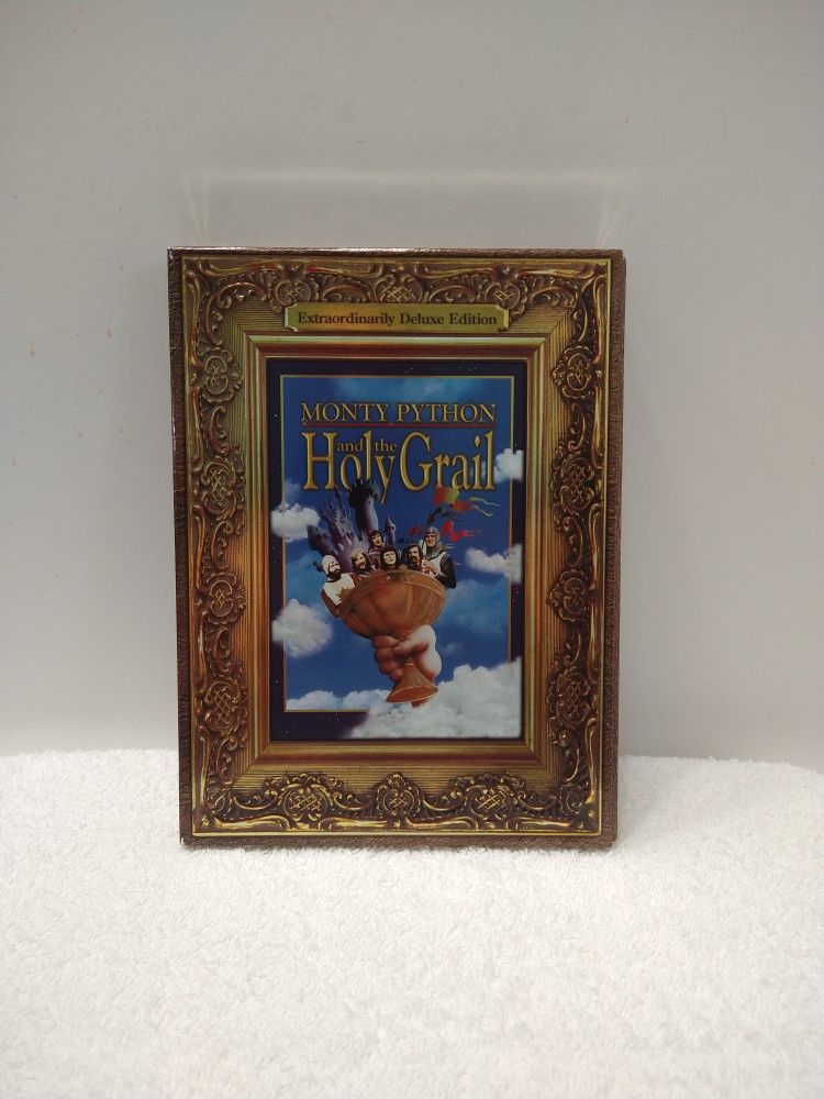'Monty Python and the Holy Grail' 3-Disc Extraordinarily Deluxe Edition - DVD