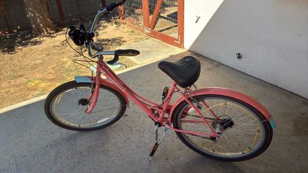 Pink women’s 26” mountain bike