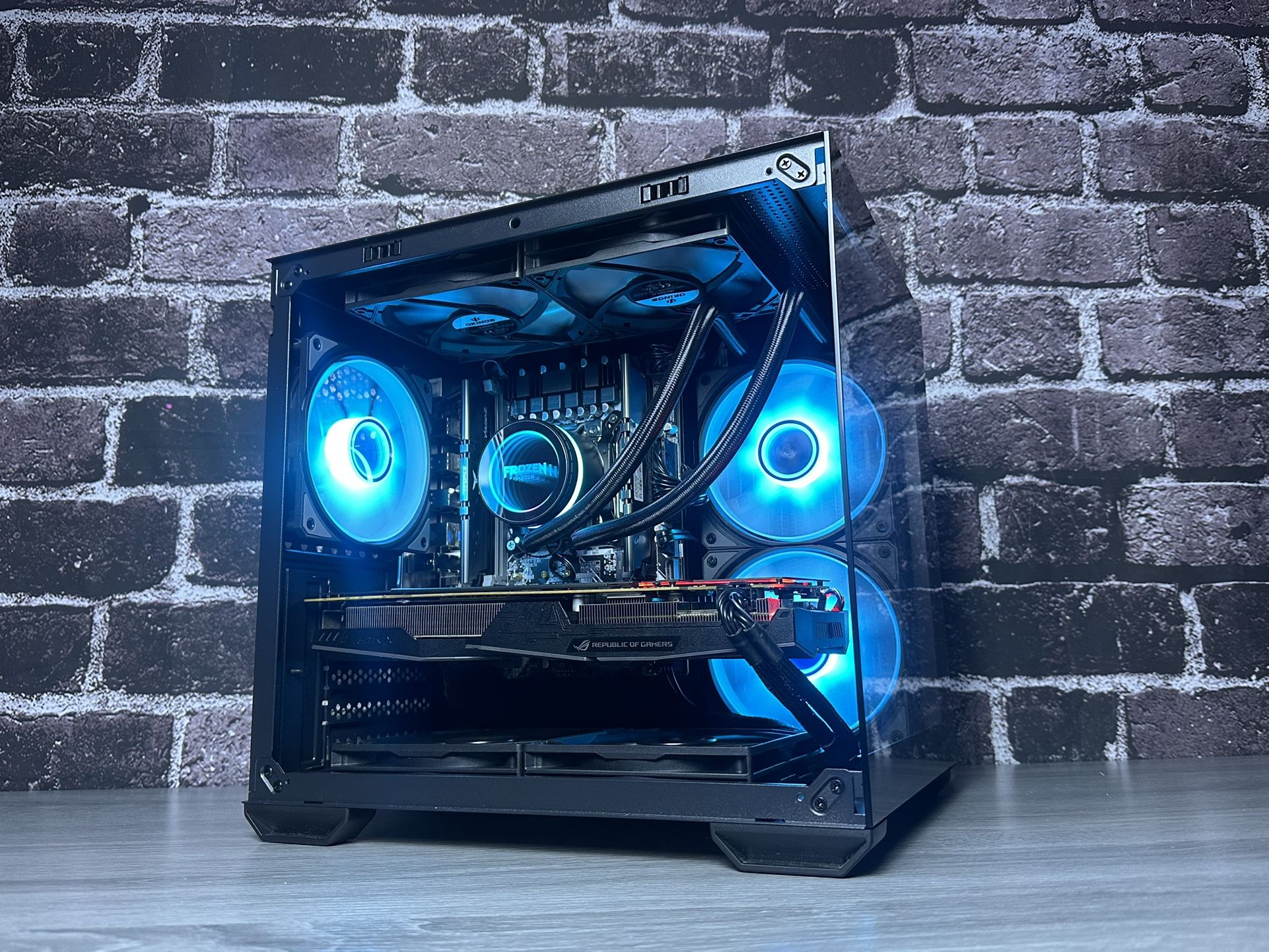 Gaming Pc / Intel Core I7 5820k / GTX 1070 8GB / Ram 16GB DDR4 / SSD 500GB / Windows 11 Pro / liquid Cooling