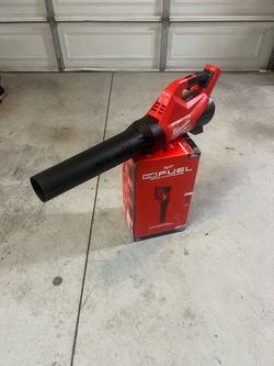 Milwaukee M18 FUEL 120 MPH 500 CFM 18V Lithium-Ion Brushless Cordless Handheld Blower (Battery Not Included)