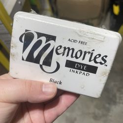 NEW Memories Black Dye Ink Pad