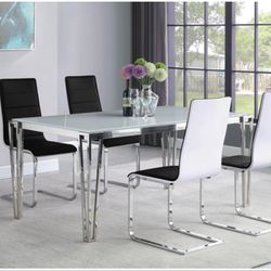 ❗️Beautiful And Modern Dining Set 5pc❗️