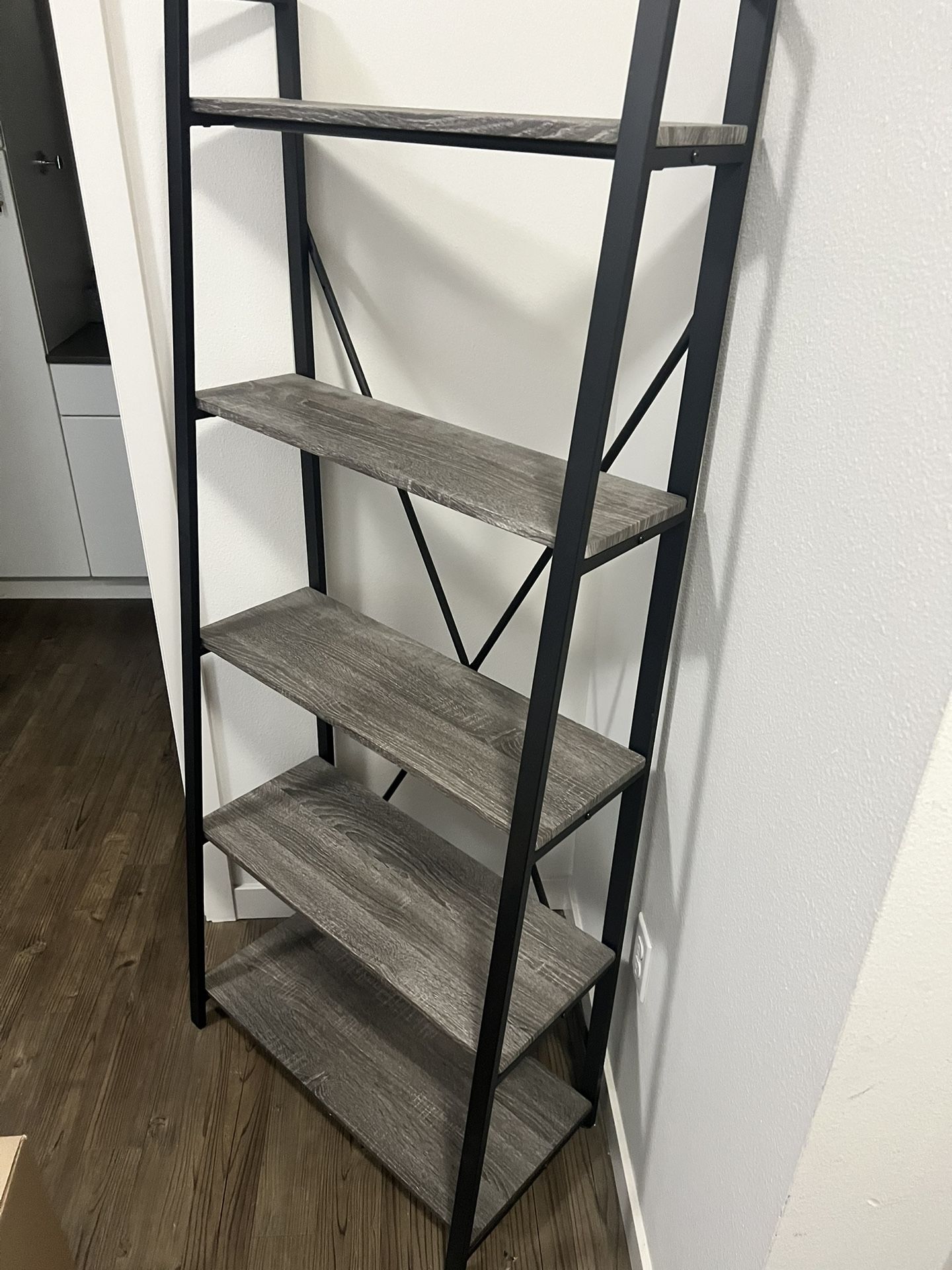 Modern 5 Tier Bookshelf/Storage Shelf