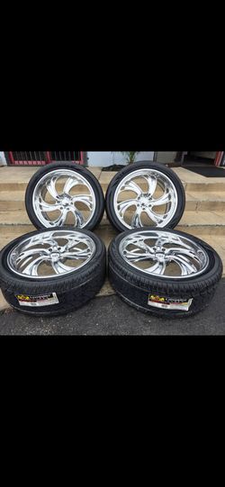 24" US Mag billets w- 305/35R24 Lionhart tires