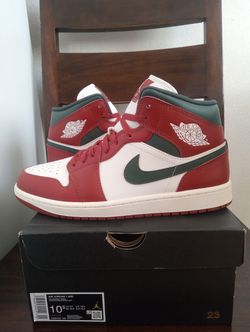 New size 10.5 Men's $80