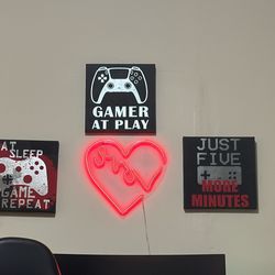 Gaming Posters And Heart Light 