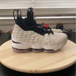 Lebron 15 clearance grade school