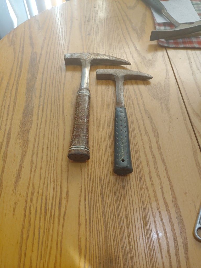 2 Pick Hammers 1 16oz And 24oz Eastwing 