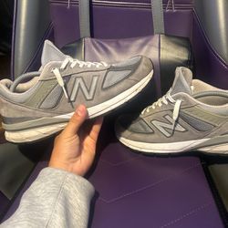 New Balance 990 V
