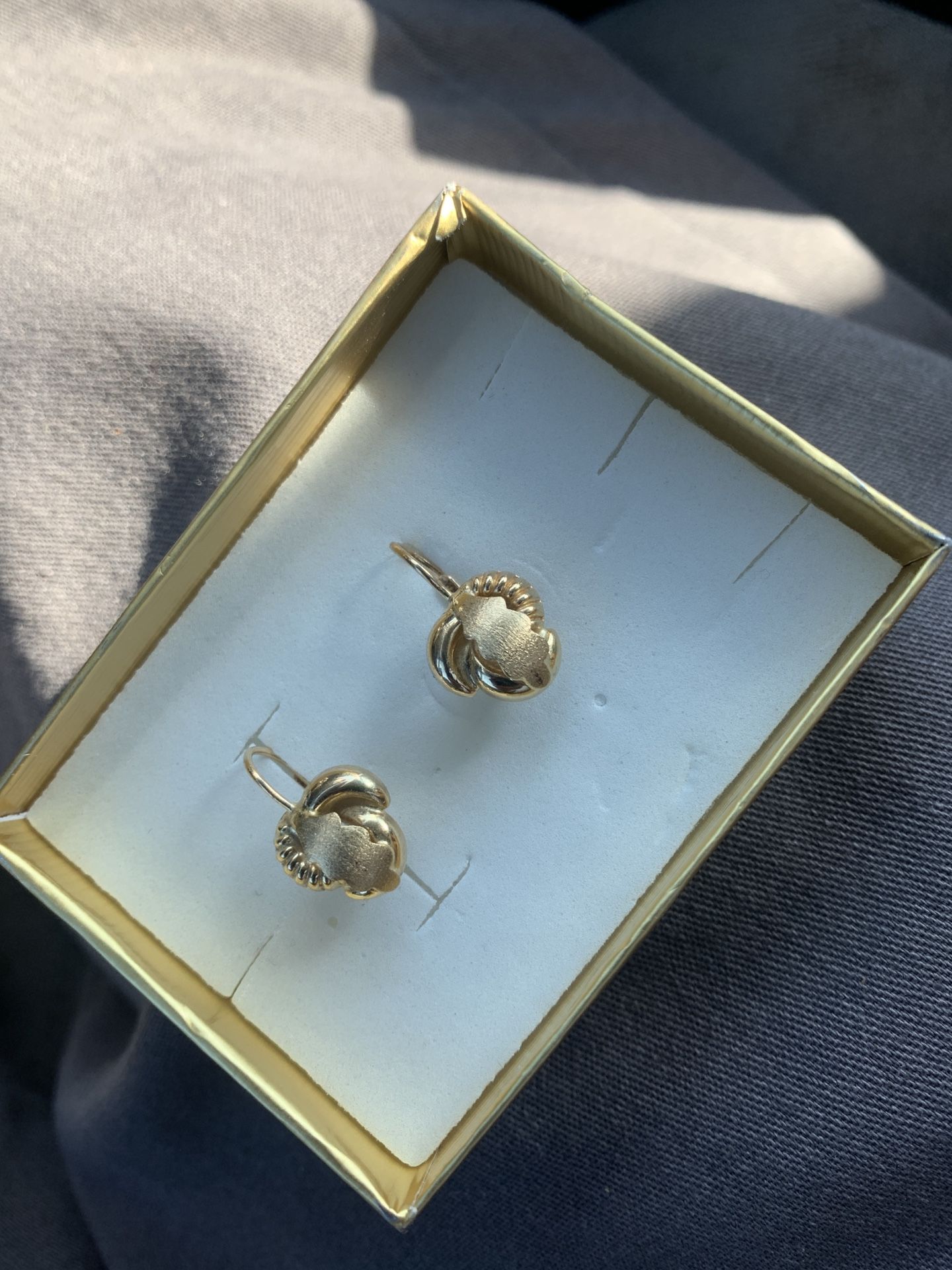 14k 585 Yellow Gold Earrings 3.4 Grams