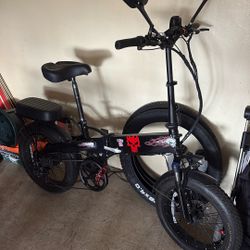 BLACK ELECTRIC BIKE (LECTRIC)