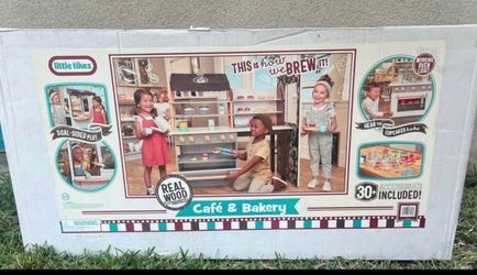 Little tikes cafe and bakery play kitchen set