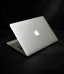 Apple MacBook Air 13” i5/8GB/256GB SSD $180