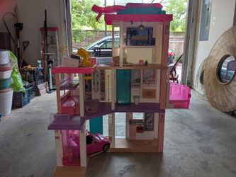 Barbie Dream House (assembled)