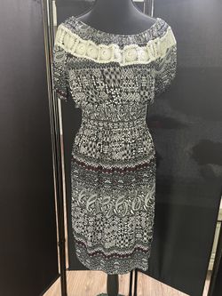 Pattern Dress With Lace Detail
