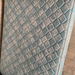 Queen Mattress And Box Spring 