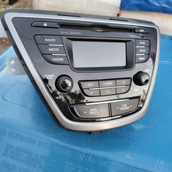 Upgraded A/M, F/M, XM, CD Player For A 2012 - 2016 Hyundai Elantra