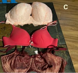 11 Victoria Secret Great Condition Bras… Read Description