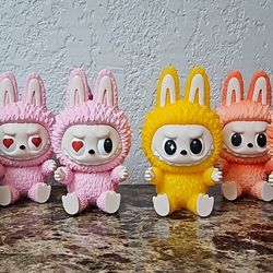 Sitting Labubu 