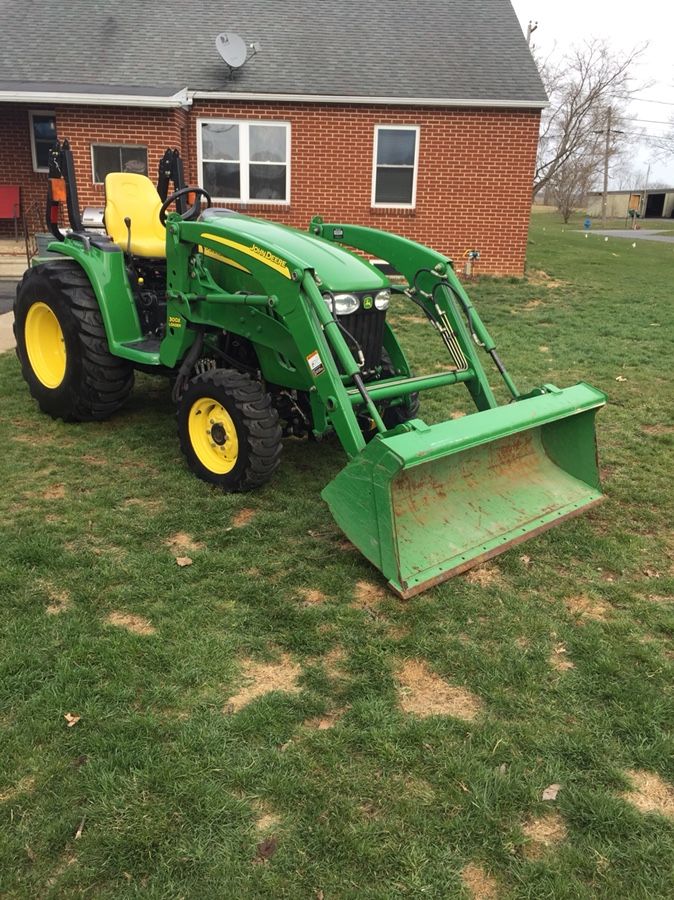 John Deere compact tractor 3120