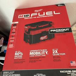 Milwaukee M18 Vacuum