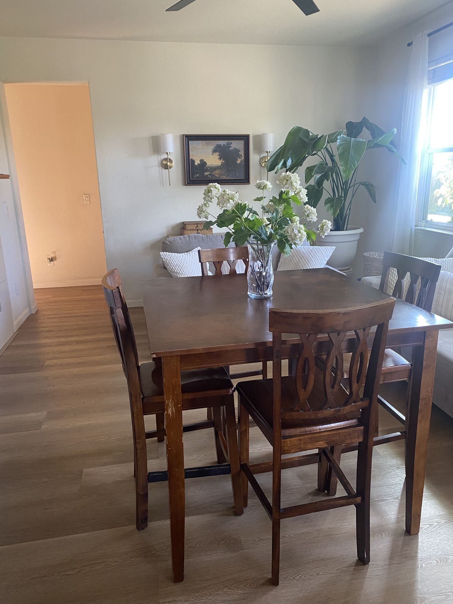Dining Table and Chairs (counter height)