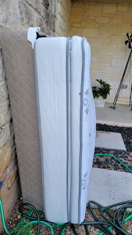 *FREE* Queen Size Mattress And Box Spring