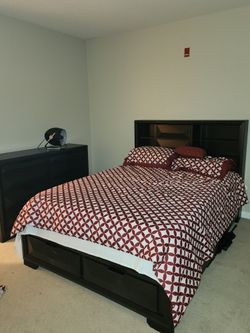 Bed Frame With Built IN Drawers And Shelves