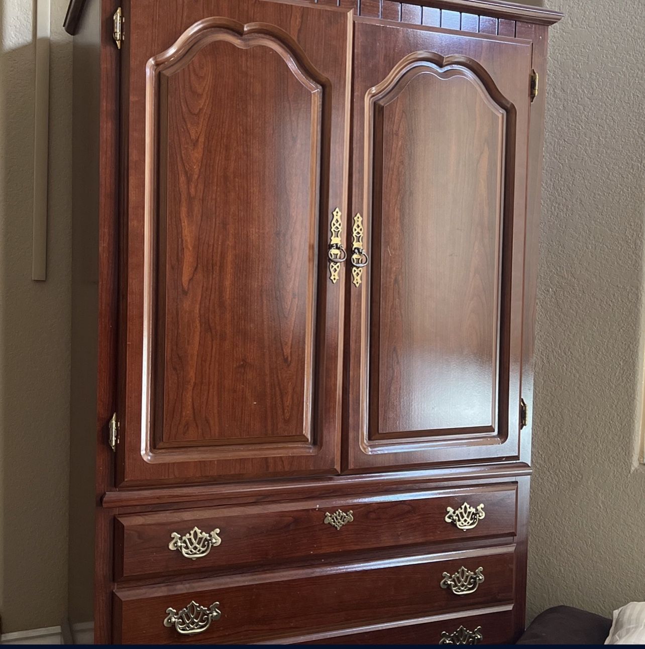 Closet Hutch with Drawers and Shelves