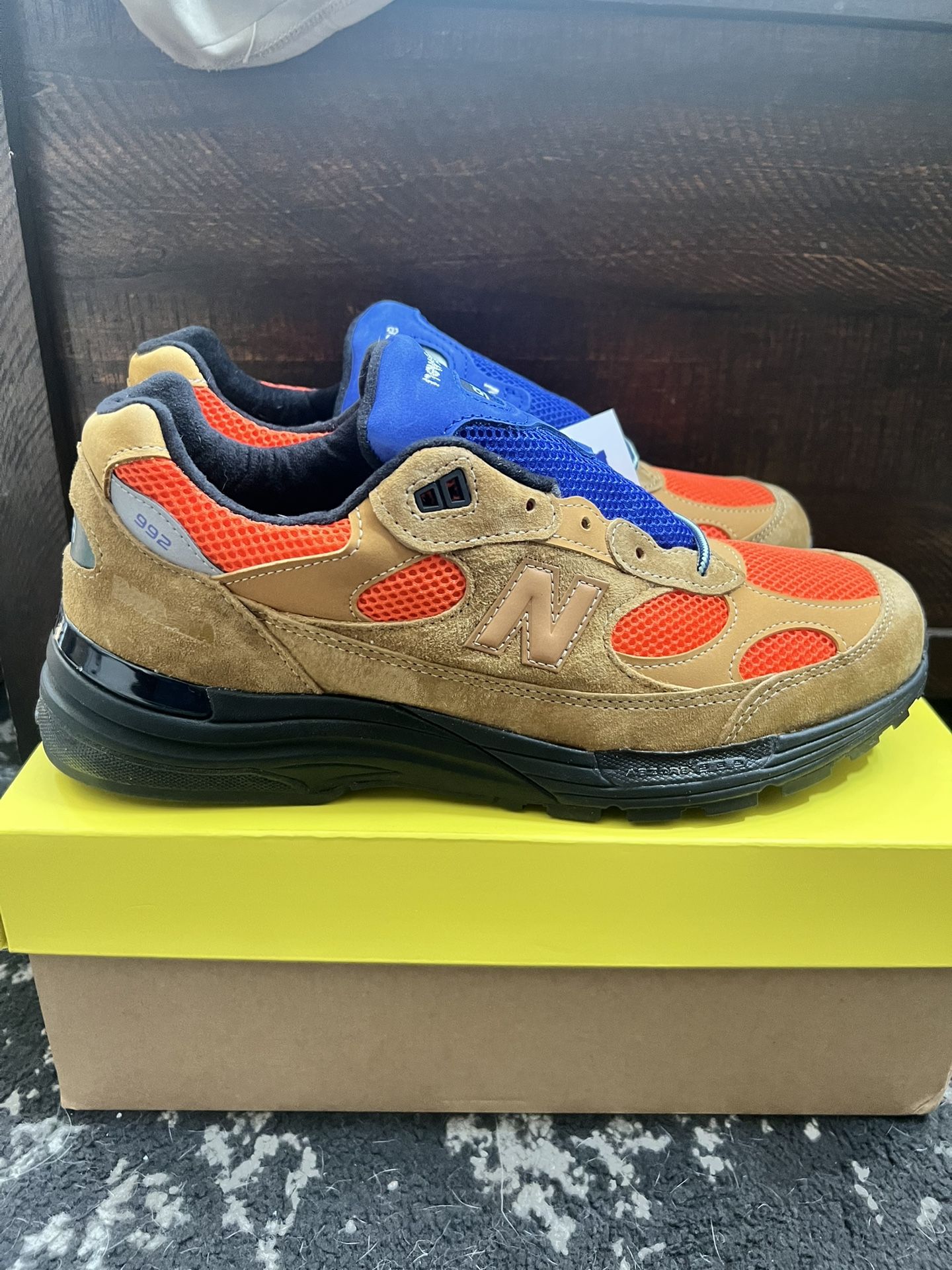 New Balance ACTION BRONSON collab “tiger Eyes”